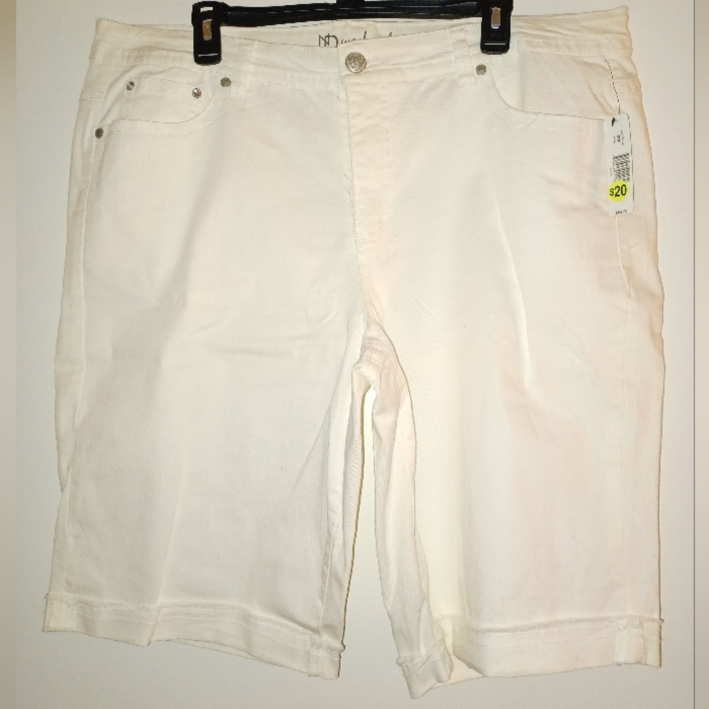 Stretch Denim Women's Shorts.   Size 20